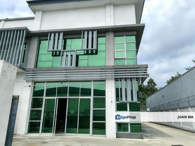 Warehouse for rent in Taman Kempas Utama, Johor Bahru