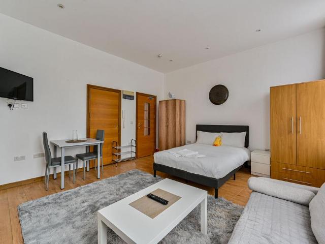 Apartment for rent in Earl's Court, Isle Of Man