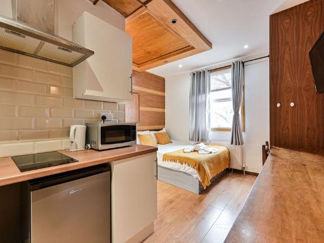 Apartment for rent in Earl's Court, Isle Of Man