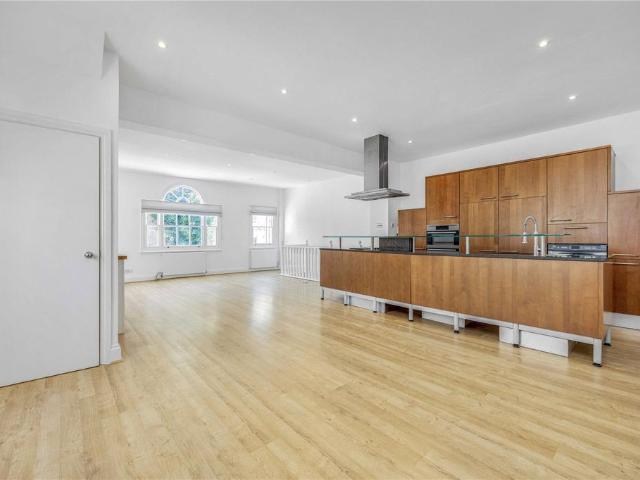 Apartment for rent in Fulham, Walham Green