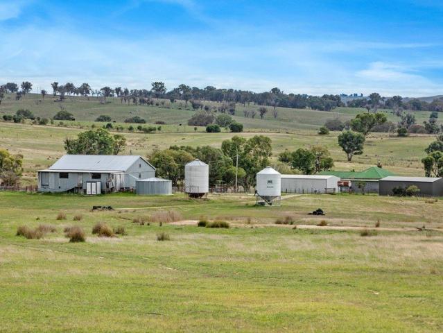 Cottage for sale in Laggan, New South Wales