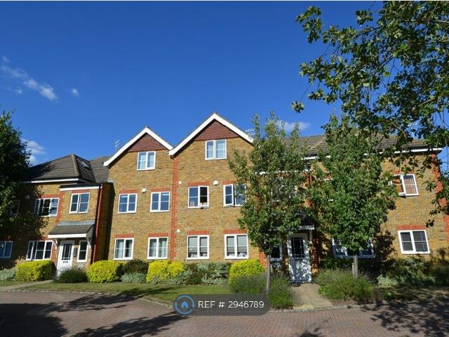 Apartment for rent in Lower Halliford, Surrey