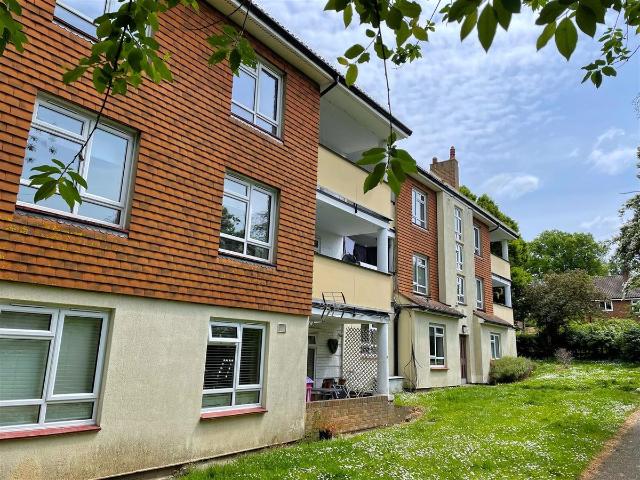 Apartment for rent in Hayes, Greater London