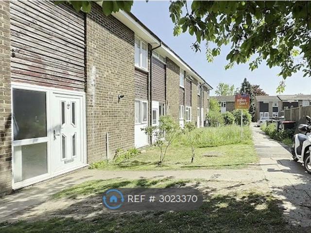 Room for rent in Hales Place, The Bridge