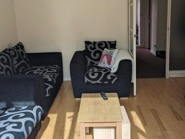 House for rent in Hales Place, The Bridge