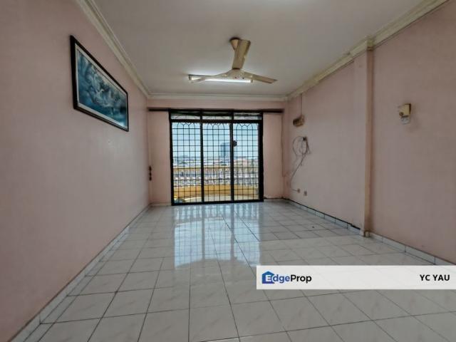 Condominium for sale in Malaka