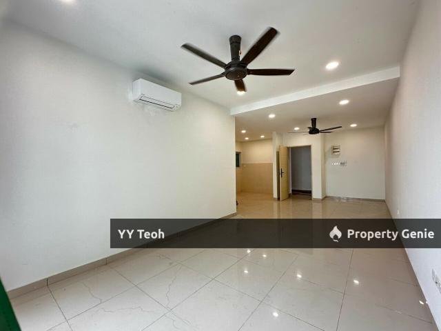 Condominium for sale in Malaka