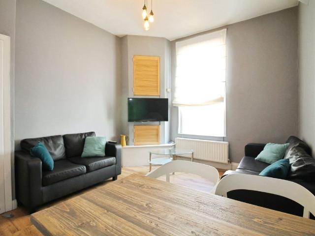 Apartment for rent in Hyde Park, West Yorkshire