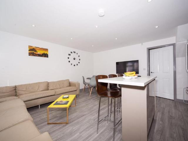House for rent in Hyde Park, West Yorkshire