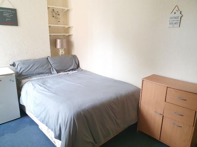 Studio for rent in Wednesbury, West Midlands