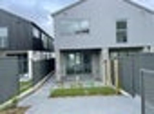 Townhouse for rent in Papakaio, Wellington