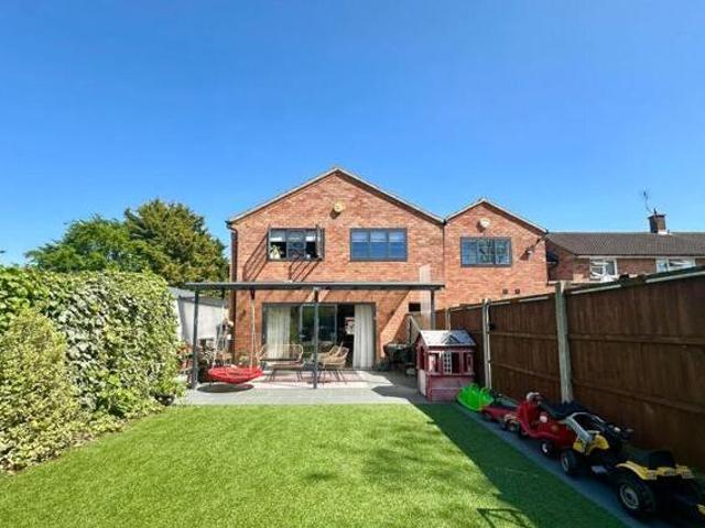 House for sale in Borehamwood, Hertsmere