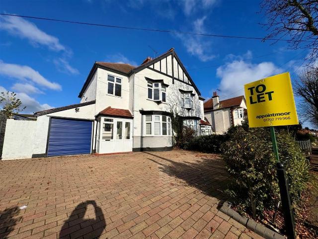 House for rent in Alton Barnes, Essex