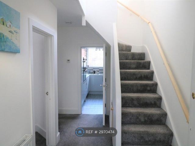 House for rent in Broadfields, Greater London