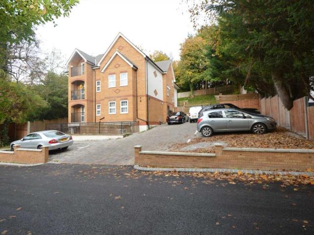 Apartment for rent in London Borough of Croydon, Kenley