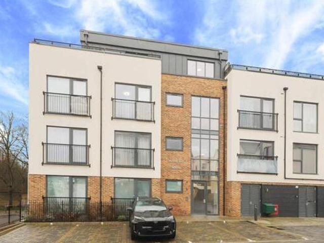House for sale in Uxbridge, Greater London
