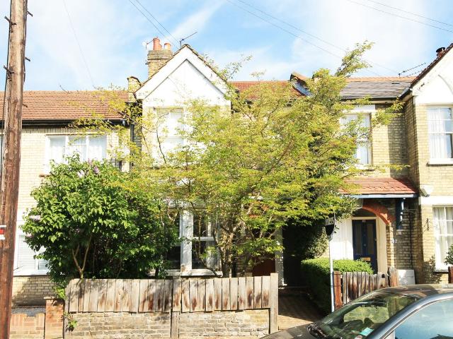 Apartment for rent in St Margarets, Greater London
