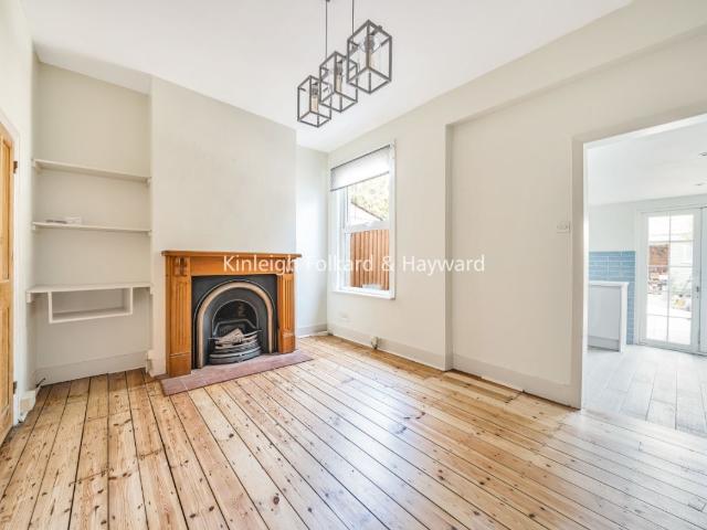 House for rent in Summerstown, Greater London