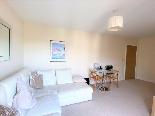Apartment for rent in Ickenham, Greater London