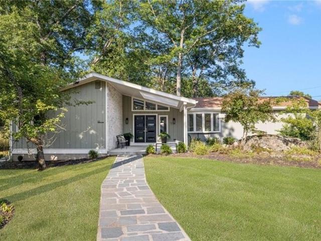 House for sale in Lincoln, Rhode Island