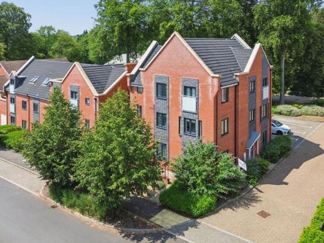 Apartment for rent in High Wycombe Community Board, High Wycombe