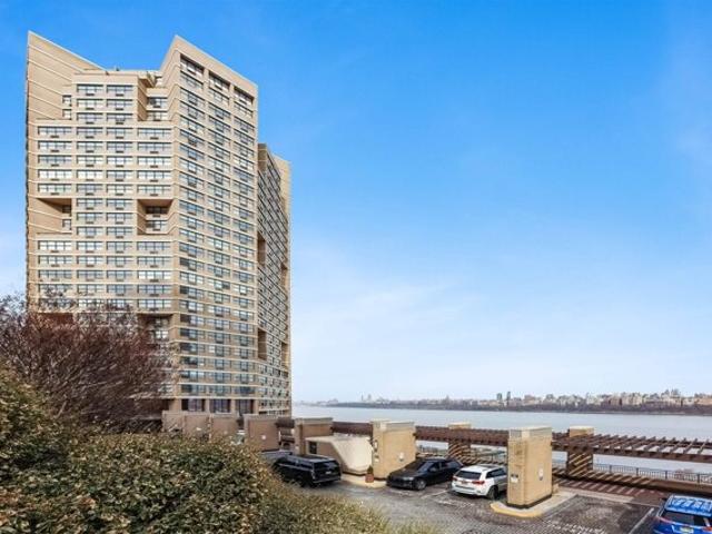 Condo for sale in Hudson, New Jersey