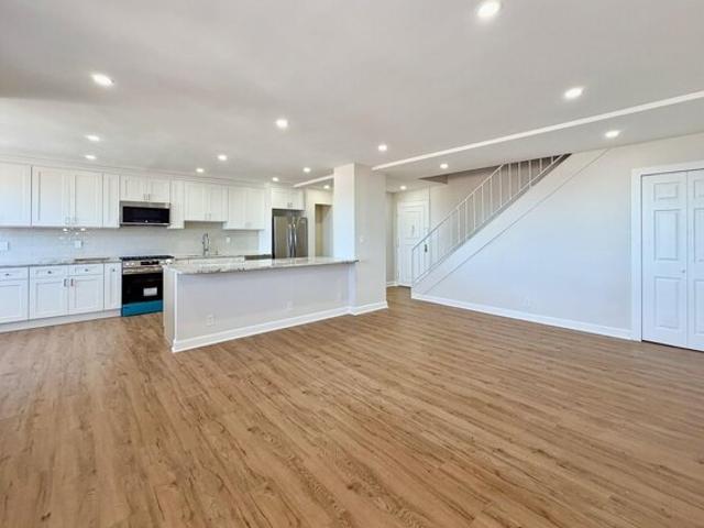 Condo for sale in Guttenberg, Hudson County