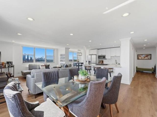 Condo for sale in Hudson, New Jersey