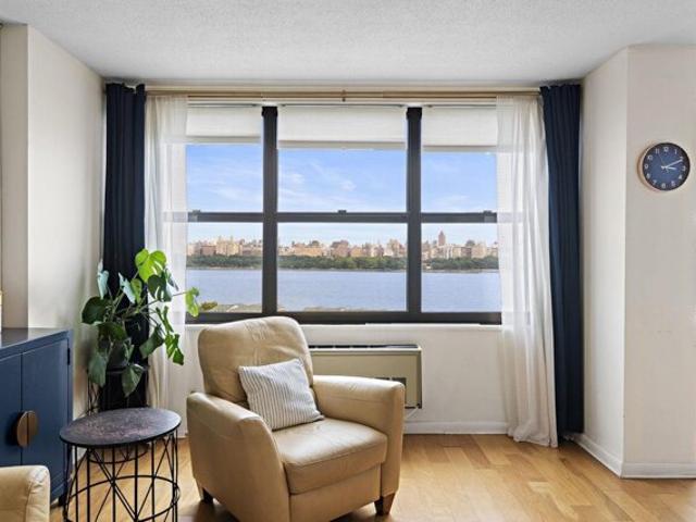 Condo for sale in Guttenberg, Hudson County