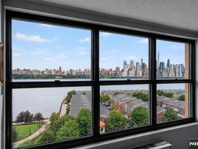 Condo for sale in Guttenberg, Hudson County