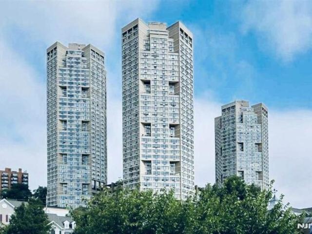 Condo for sale in Guttenberg, Hudson County