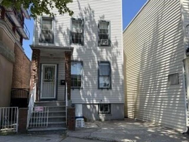 House for sale in Hudson, New Jersey