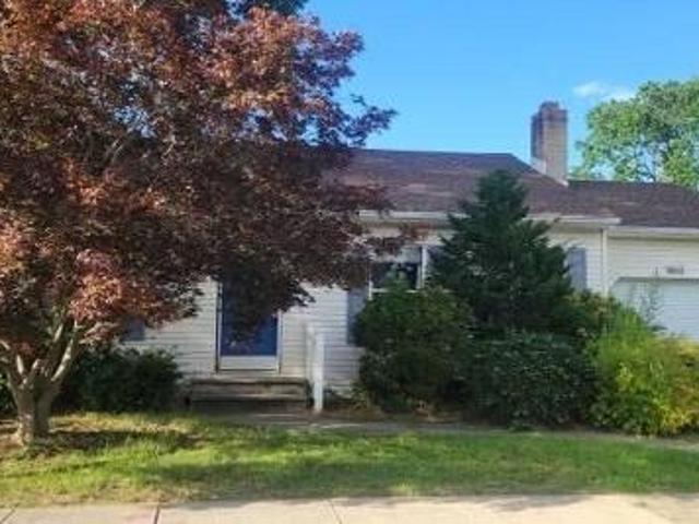 House for sale in Atlantic Highlands