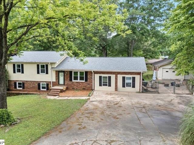 House for sale in Easley