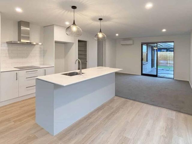 House for rent in Chaslands, Canterbury
