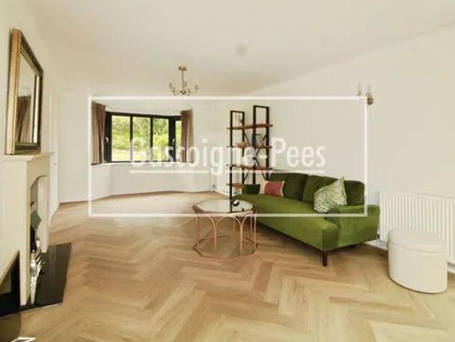 House for rent in Pachesham Park, Surrey