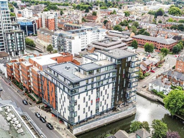 Apartment for rent in Reading