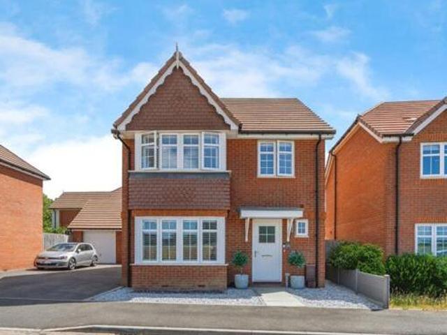 House for sale in Spring Vale, Hampshire