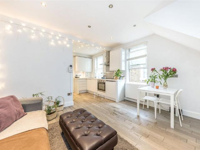 Apartment for rent in Kennington, Greater London