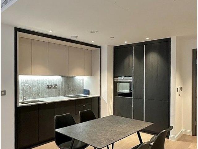 Apartment for rent in Oval, Greater London