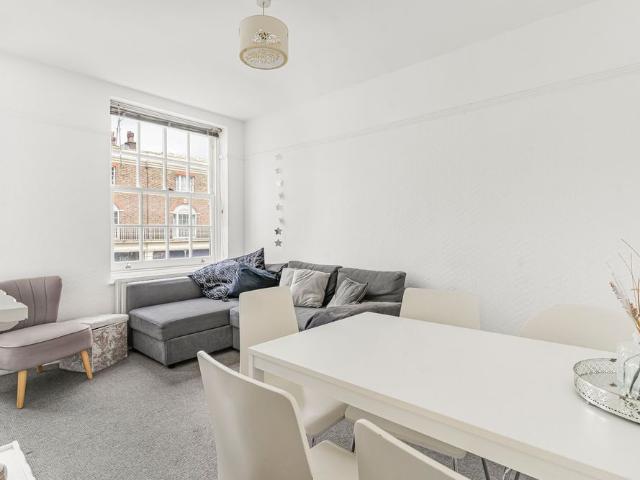 Apartment for rent in Kennington, Greater London