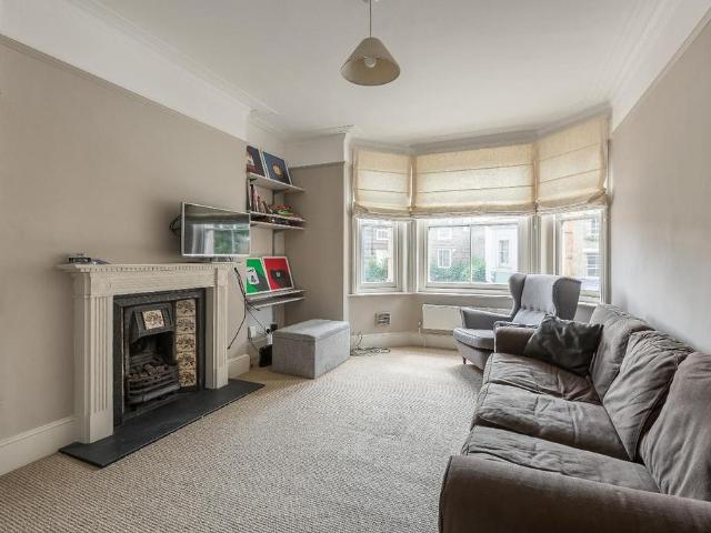 Apartment for rent in Kennington, Greater London