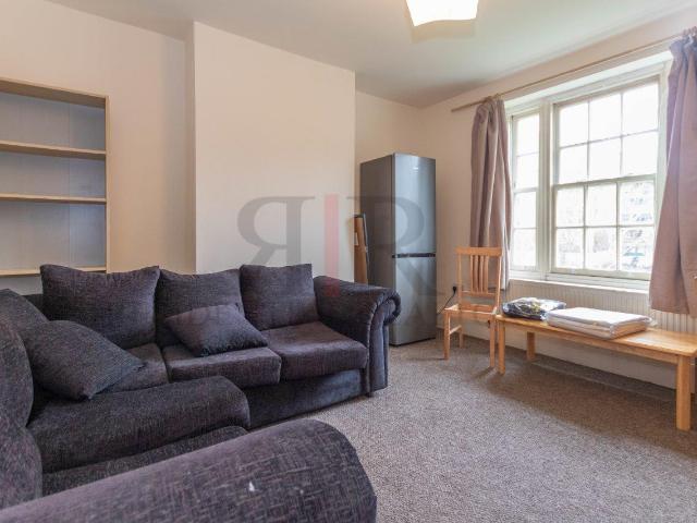 Apartment for rent in Oval, Greater London