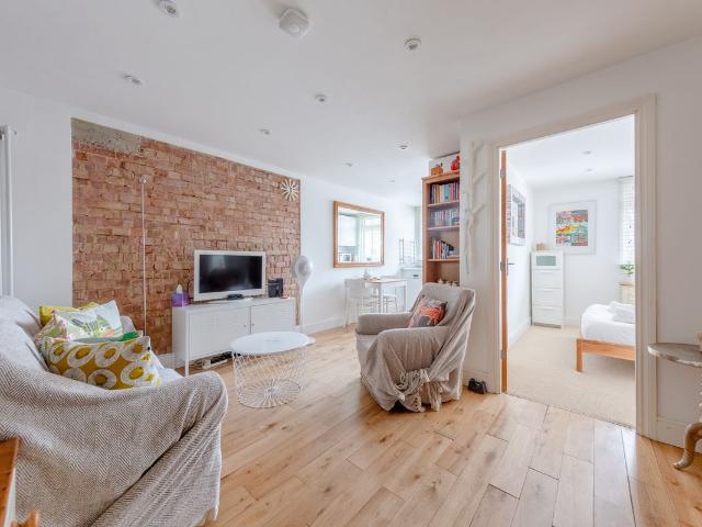 Apartment for rent in South Lambeth, Greater London