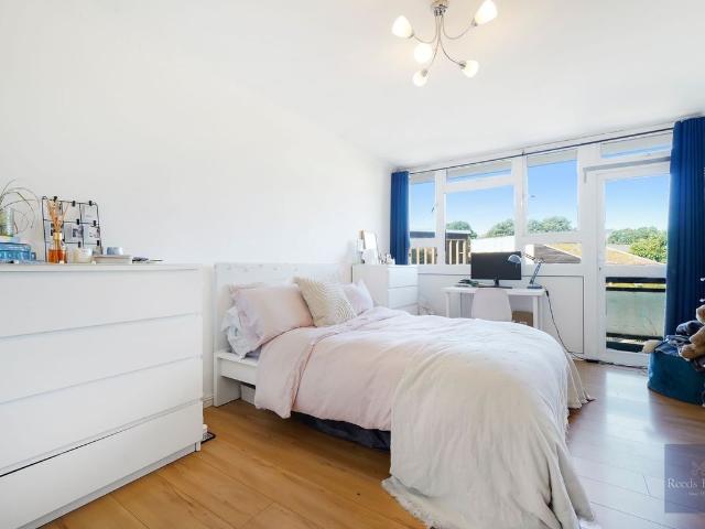 Apartment for rent in South Lambeth, Greater London