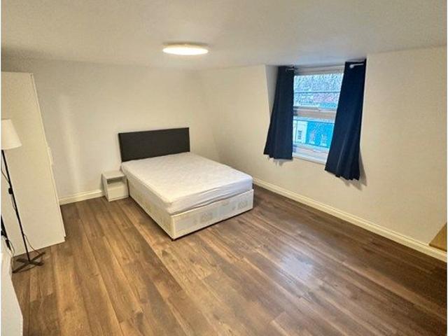 Room for rent in Kennington, Greater London