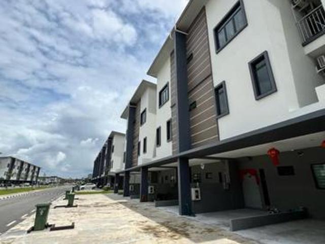 Townhouse for sale in Kuching, Bahagian Kuching
