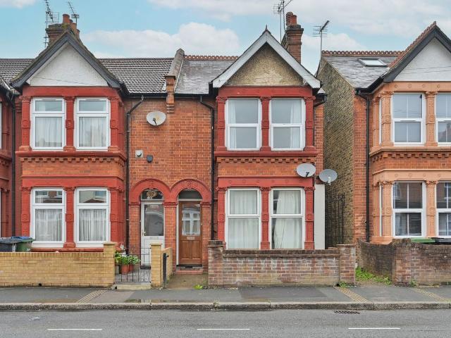 Apartment for rent in Holywell Estate, North Watford