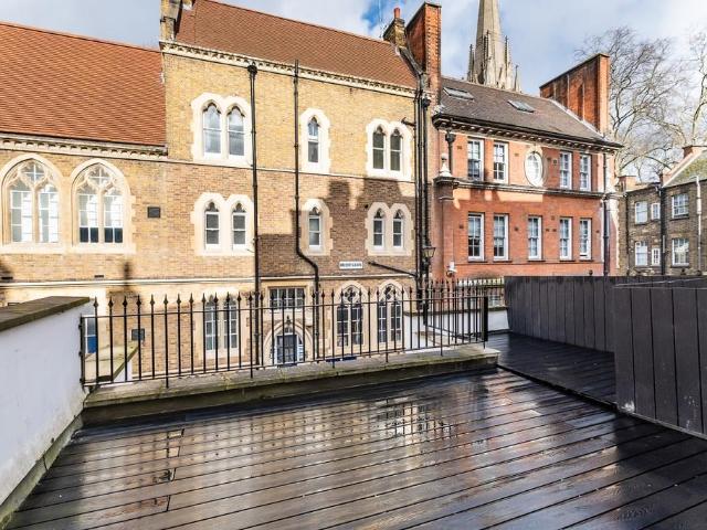 Apartment for rent in Kensington, Greater London