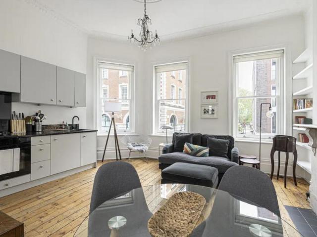 Apartment for rent in Kensington, Greater London